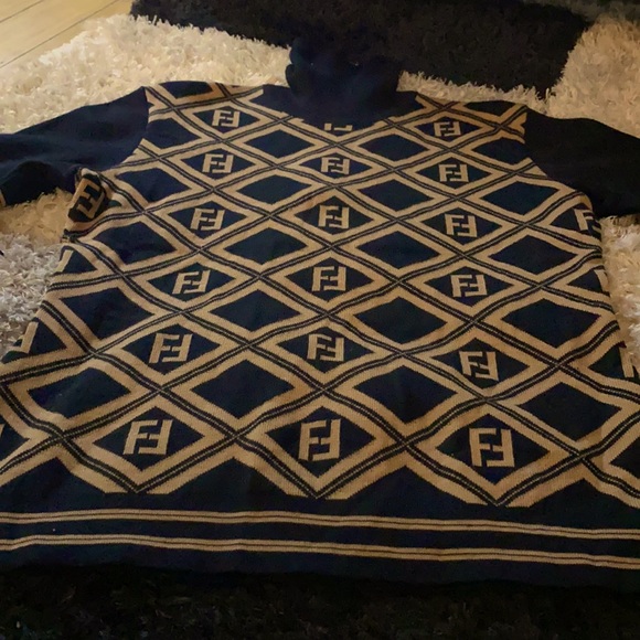 Authentic Classic FENDI turtleneck sweater! - Picture 3 of 3